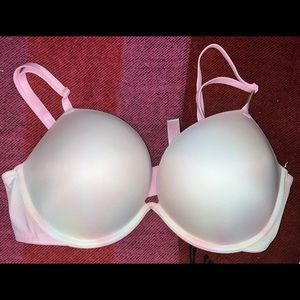 Victoria's secret pink everywear Super push up
bra size 40B  38C Rainbow VS 🌈💕